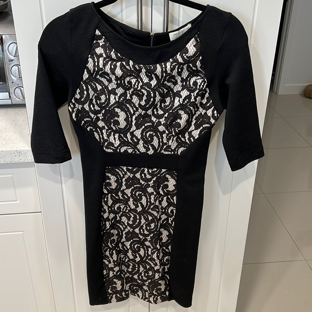 Woman’s Zara dress mid sleeve/mid length 98% polyester, 2% elastane, Size medium